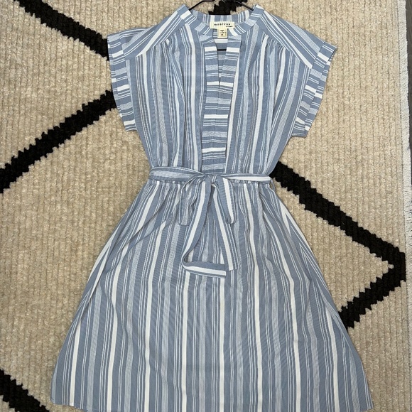 Soft blue and white dress - Picture 1 of 2